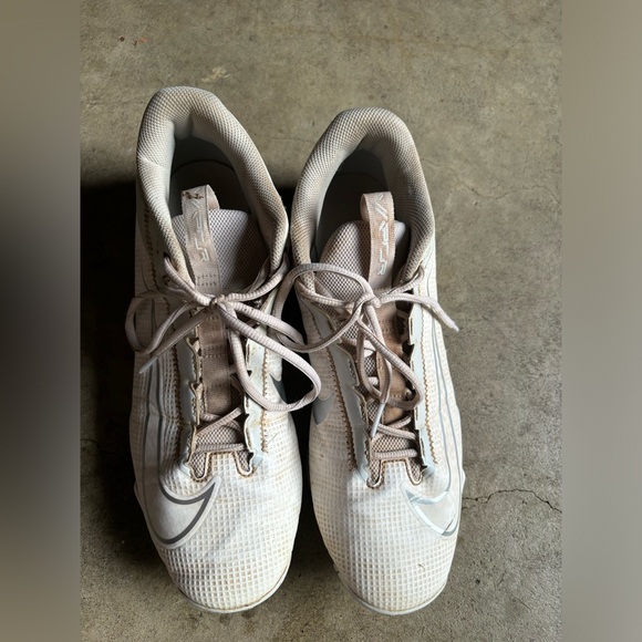 Nike Men’s Size 11 Football Cleats - Picture 3 of 5